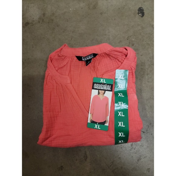 Nicole Miller Tops - NWT Nicole Miller 3/4 Sleeve  Top Coral‎ Small